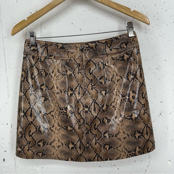 Blank NYC Women’s Size 26 Faux Snake Leather Lined Miniskirt - Picture 4 of 10